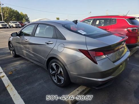 Used 2023 Hyundai Elantra SEL w/ Convenience Package FWD image 5