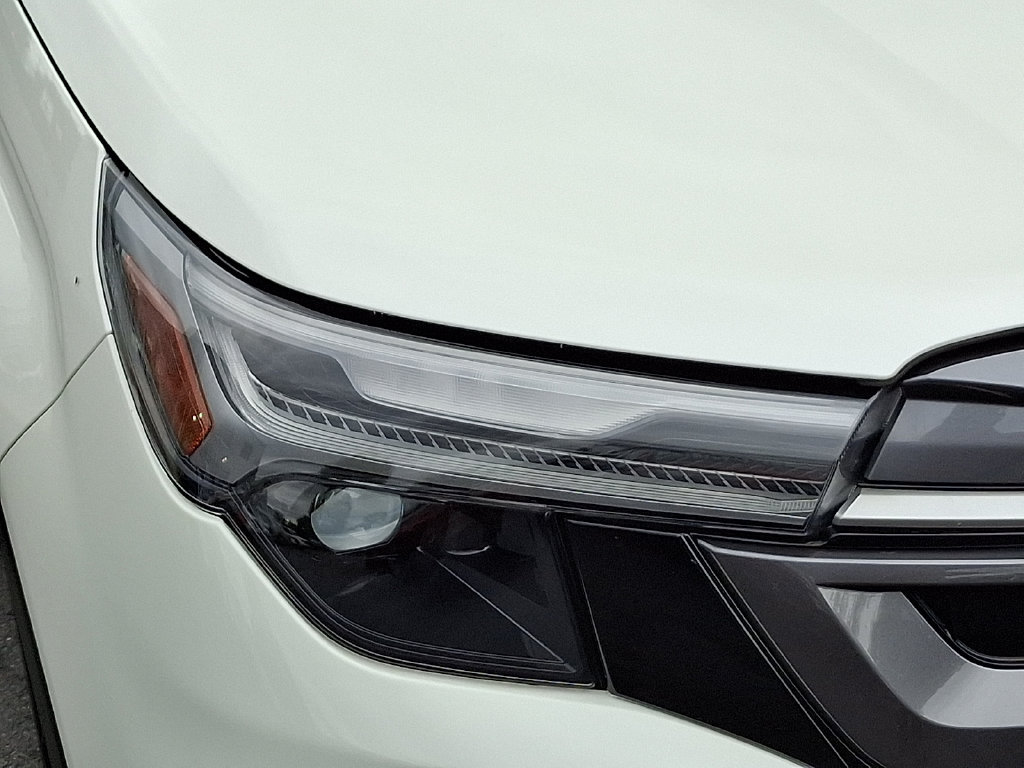 Certified 2025 Subaru Forester Limited AWD/4WD image 9