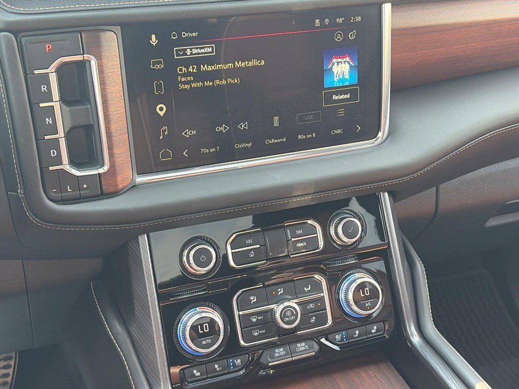 Used 2024 GMC Yukon Denali Ultimate AWD/4WD image 16