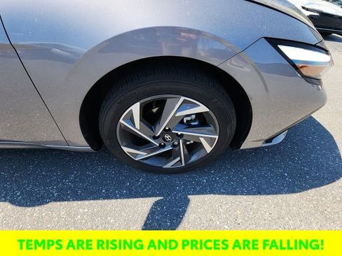 Certified 2024 Hyundai Elantra Limited image 21