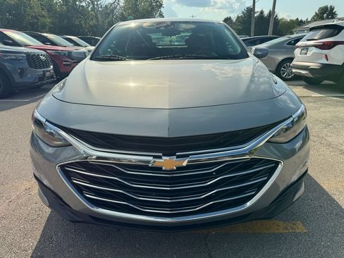 Used 2024 Chevrolet Malibu LT FWD image 2