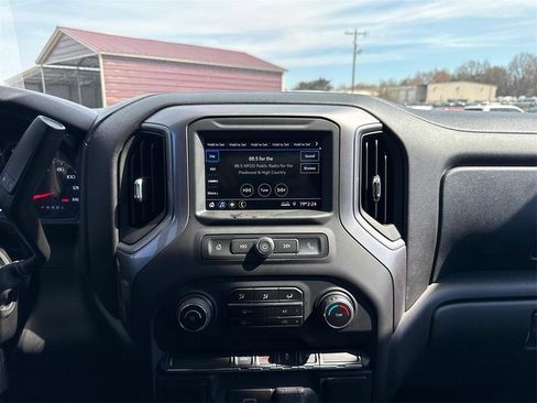 Used 2019 Chevrolet Silverado 1500 Custom w/ Custom Value Package image 14