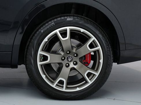 Certified 2023 Maserati Levante GT AWD/4WD image 21