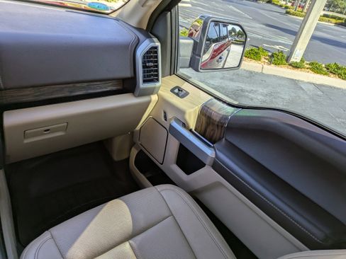 Used 2018 Ford F150 Lariat image 13