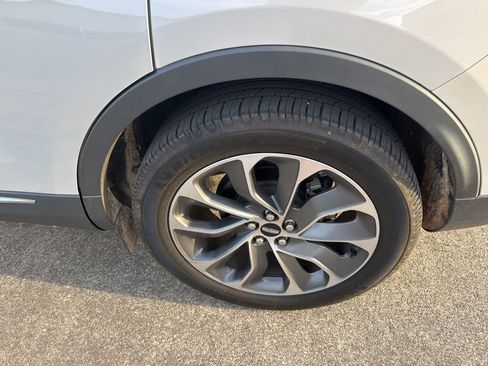 Used 2022 Lincoln Nautilus Reserve FWD image 19