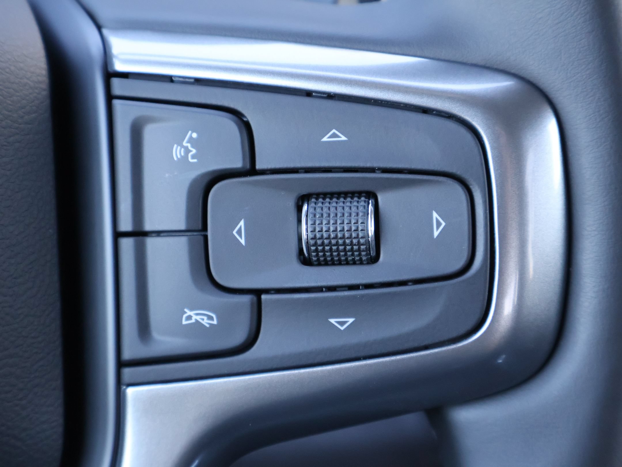 Used 2026 Chevrolet Silverado 1500 LT Trail Boss w/ LT Trail Boss Premium Package AWD/4WD image 15
