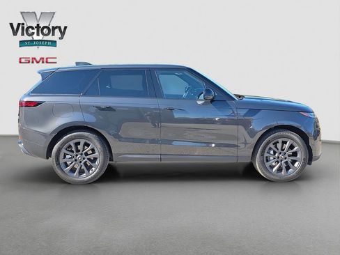 Used 2023 Land Rover Range Rover Sport SE image 18