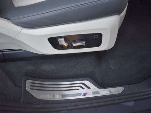 Used 2023 BMW X7 M60i AWD/4WD image 48