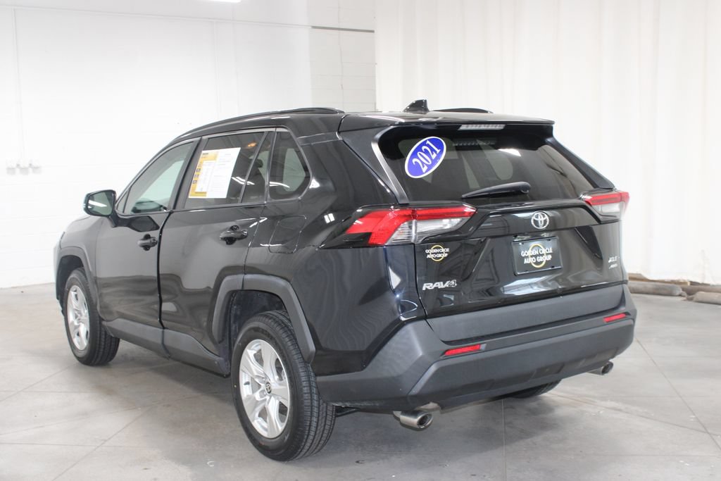 Used 2021 Toyota RAV4 XLE AWD/4WD image 7