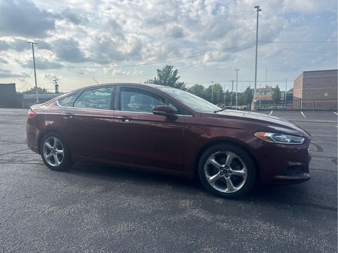 Used 2016 Ford Fusion SE FWD image 7