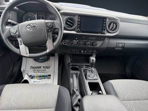 Used 2022 Toyota Tacoma TRD Sport AWD/4WD image 10