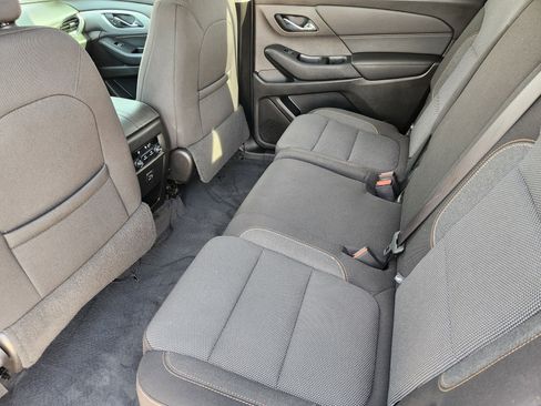 Used 2021 Chevrolet Traverse LS image 29