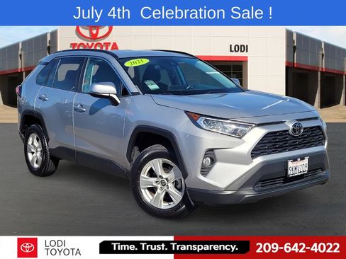Used 2021 Toyota RAV4 XLE FWD image 1