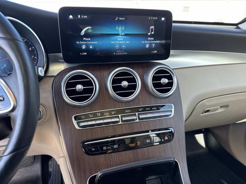 Used 2020 Mercedes-Benz GLC 300 4MATIC image 27
