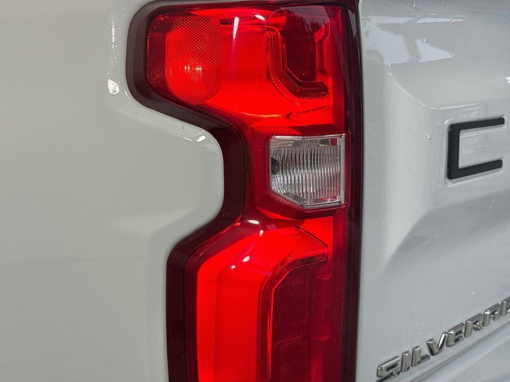 Used 2022 Chevrolet Silverado 1500 Custom RWD image 32
