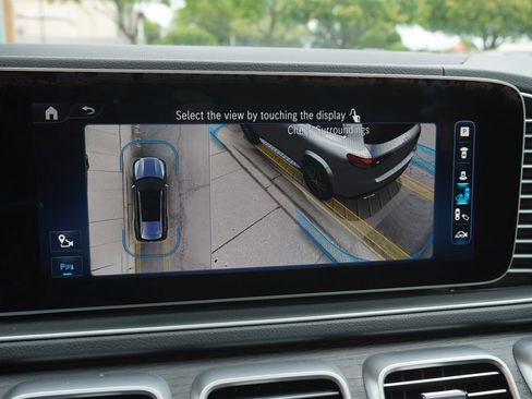 Used 2024 Mercedes-Benz GLS 450 4MATIC image 26