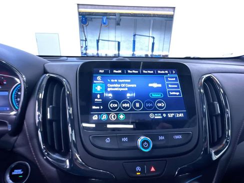 Used 2024 Chevrolet Equinox RS w/ RS Leather Package image 23