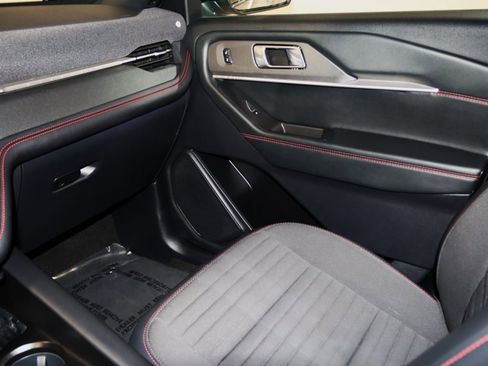 Used 2025 Ford Explorer ST-Line w/ Premium Package image 47