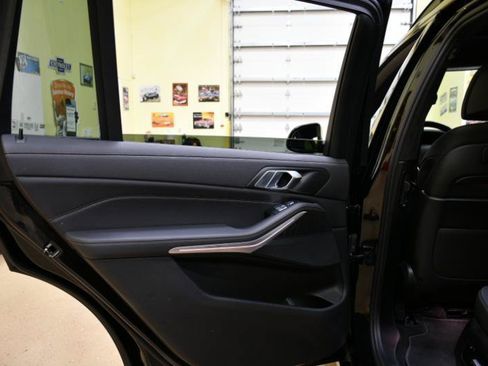 Used 2022 BMW X7 xDrive40i w/ Premium Package AWD/4WD image 50