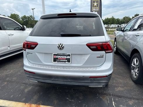 Used 2018 Volkswagen Tiguan SEL AWD/4WD image 6