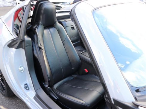 Used 2025 MAZDA MX-5 Miata RF Grand Touring image 12