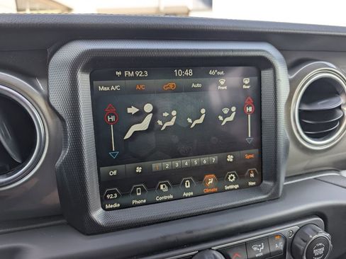 Used 2023 Jeep Wrangler Sahara image 29