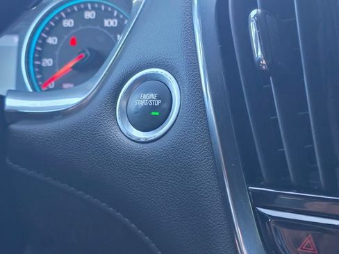 Used 2023 Chevrolet Traverse LT FWD image 33
