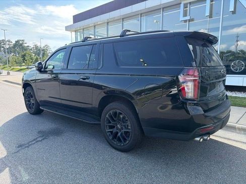 Used 2023 Chevrolet Suburban RST w/ Sport Performance Package AWD/4WD image 3