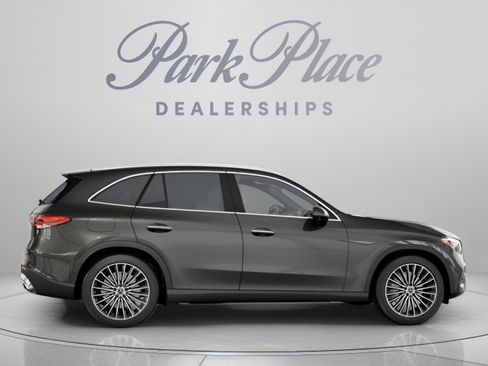 Used 2026 Mercedes-Benz GLC 300 4MATIC image 32