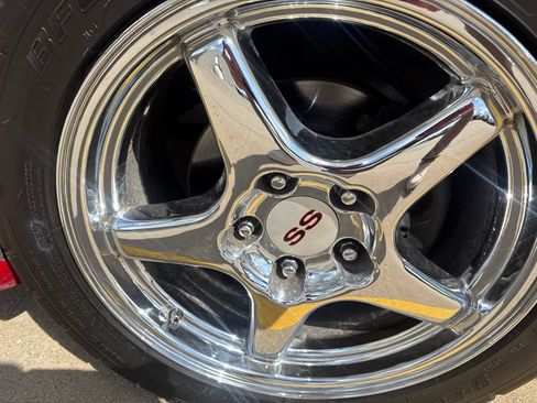Used 1996 Chevrolet Camaro Z28 RWD image 15