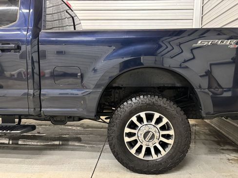 Used 2022 Ford F350 Lariat image 6