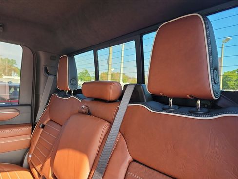 New 2025 GMC Sierra 3500 Denali Ultimate image 14