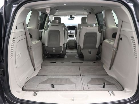 Used 2021 Chrysler Pacifica Touring-L FWD image 69
