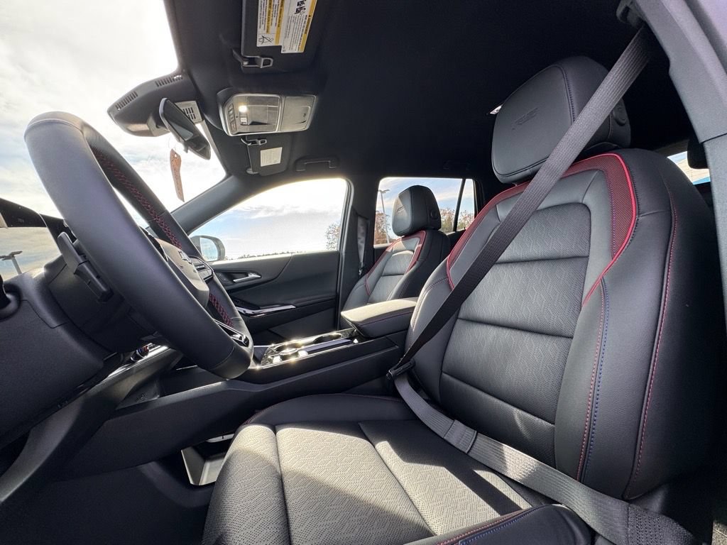 New 2026 Chevrolet Equinox RS w/ Convenience Package III AWD/4WD image 13