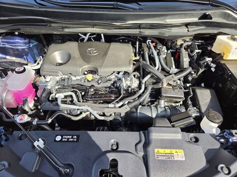 Used 2026 Toyota Sienna XLE FWD image 32