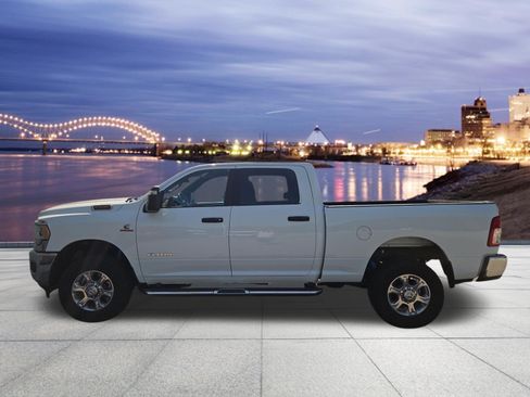 Used 2024 RAM 2500 Big Horn w/ Off Road Package AWD/4WD image 2