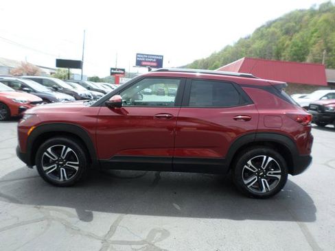Used 2022 Chevrolet TrailBlazer LT w/ LPO, Blackout Package AWD/4WD image 9
