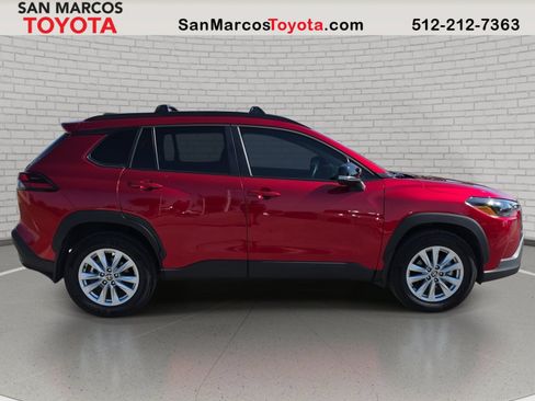 Used 2026 Toyota Corolla Cross LE FWD image 5