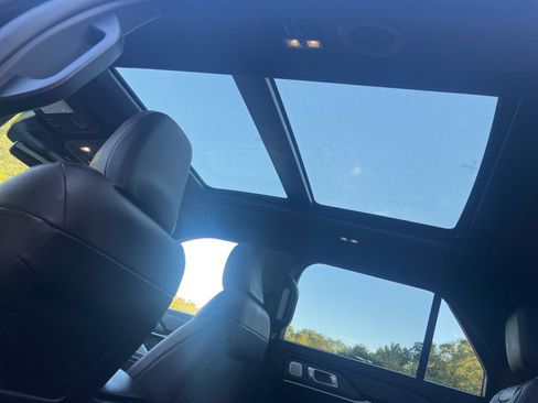 Used 2025 Ford Explorer Platinum w/ LUX Leather Package image 21