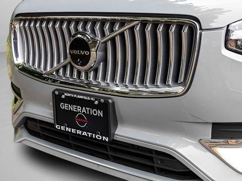 Used 2024 Volvo XC90 B6 Plus image 30