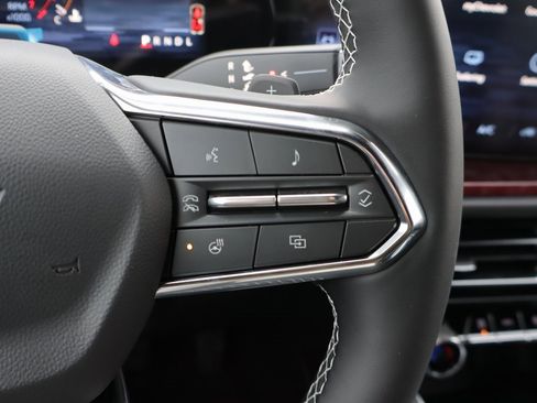 New 2026 Chevrolet Traverse Z71 image 8