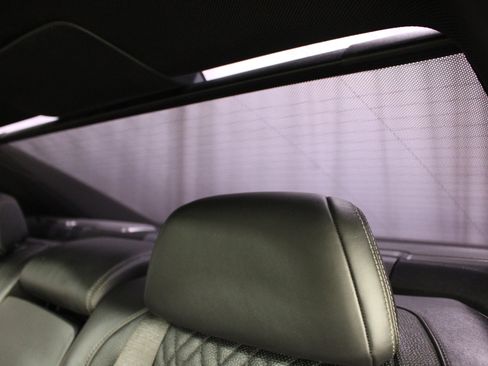 Used 2019 BMW 750i xDrive w/ M Sport Package AWD/4WD image 25