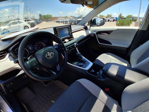 Used 2021 Toyota RAV4 XLE w/ Convenience Package AWD/4WD image 18