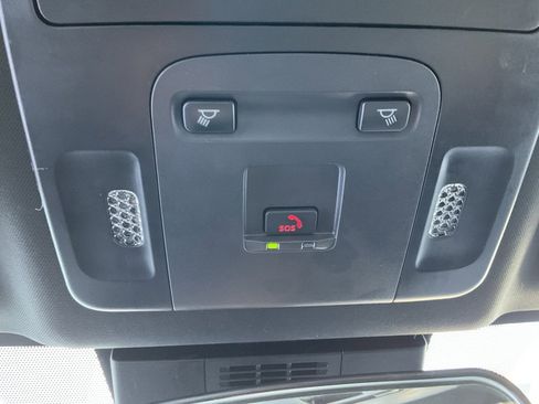 Used 2025 Toyota Camry SE image 29