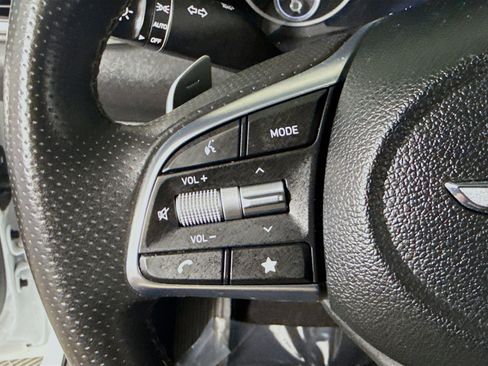 Used 2022 Genesis G70 3.3T image 14