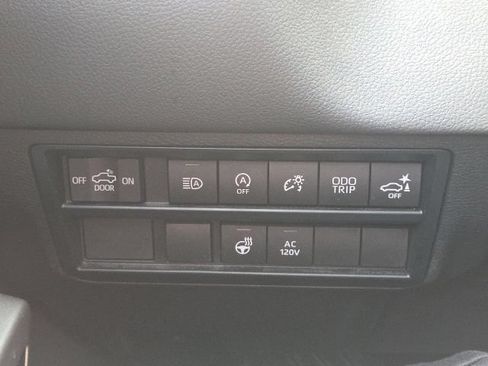Used 2024 Toyota Tundra Limited AWD/4WD image 23