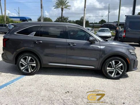 Used 2023 Kia Sorento EX AWD/4WD image 4