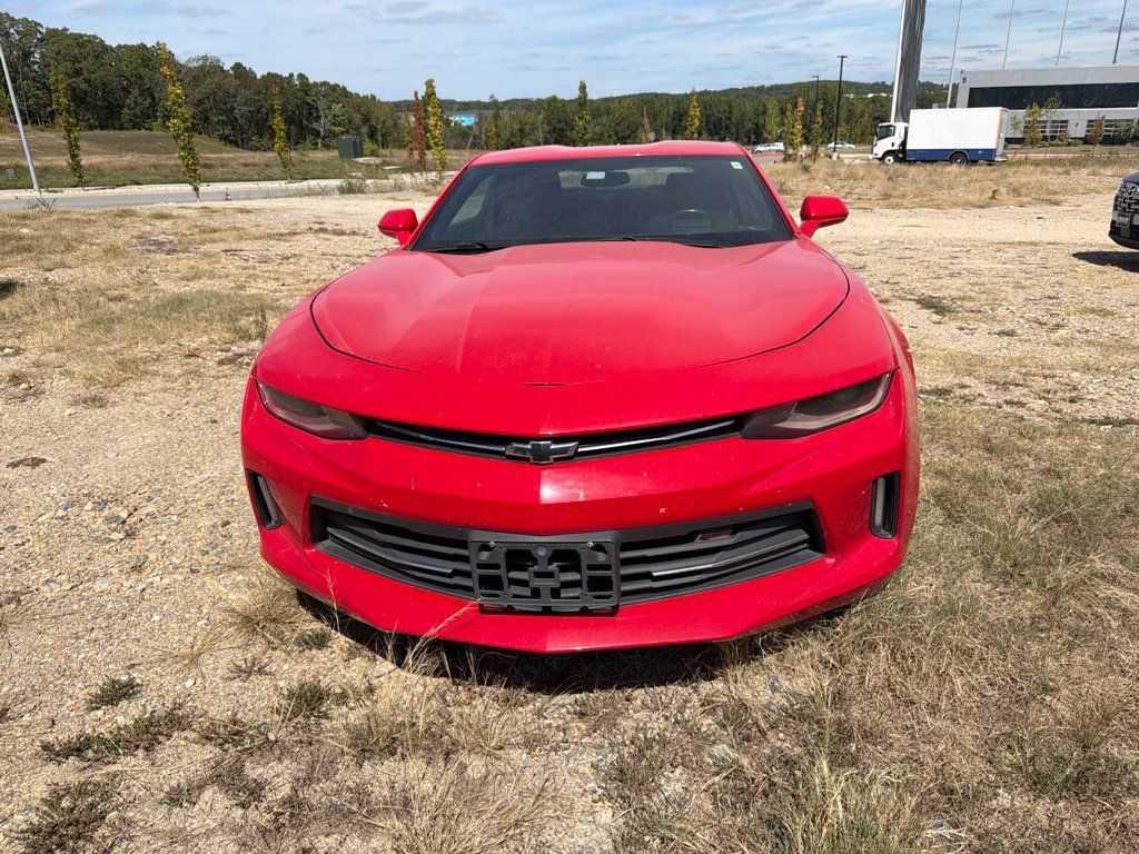 Used 2018 Chevrolet Camaro LT RWD image 3