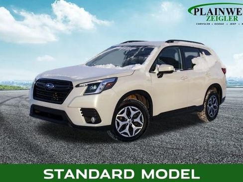 Used 2023 Subaru Forester Premium image 1