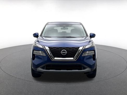 Used 2025 Nissan Rogue SV AWD/4WD image 2